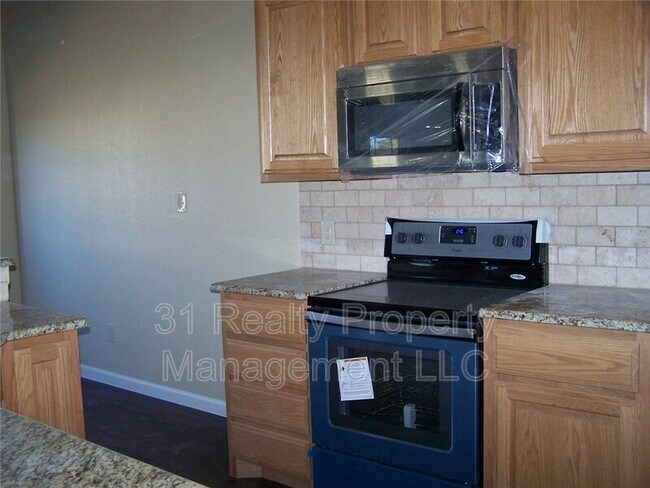 Building Photo - 1013 Rice St