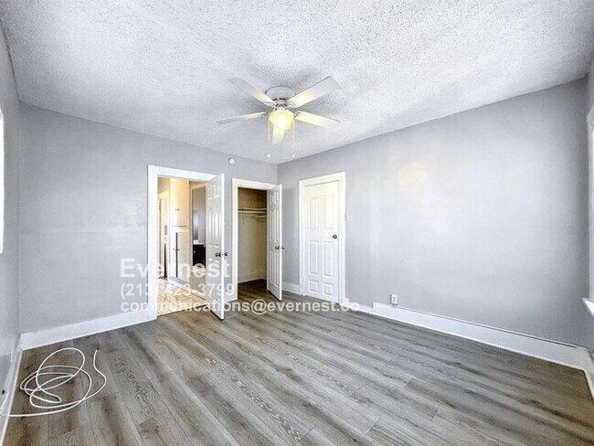 Building Photo - Charming 2-Bedroom Home with Garage and Ba...