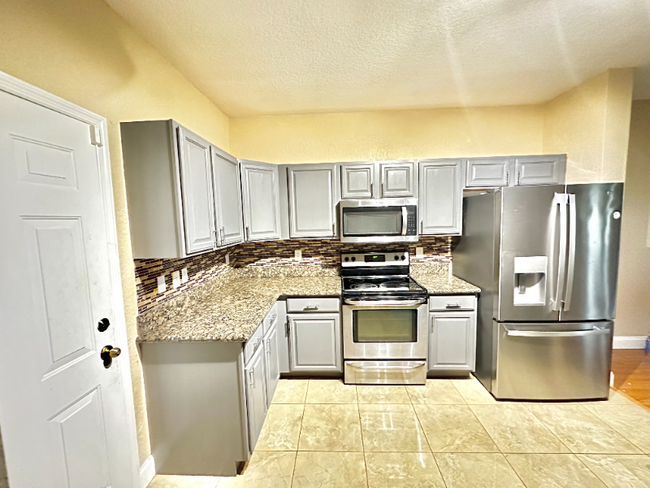 Building Photo - 4322 Emerald Vista