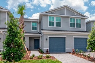 Building Photo - Luxury Townhouse for Rent in Lakewood Ranch