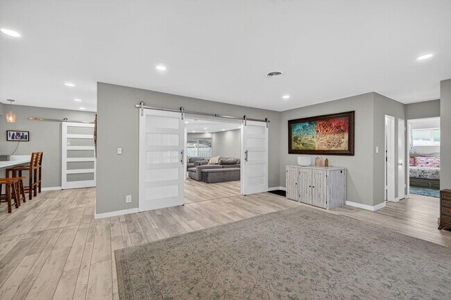 Building Photo - 1570 NE 30th Pl