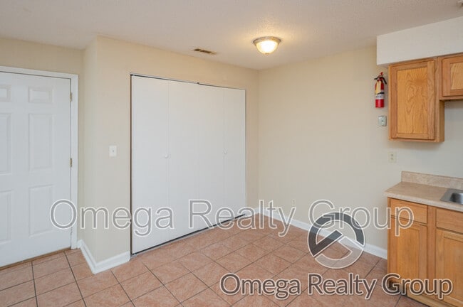 Building Photo - 3328 Meridian St N