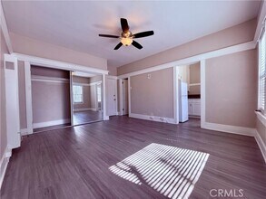 Building Photo - 406 Linden Ave