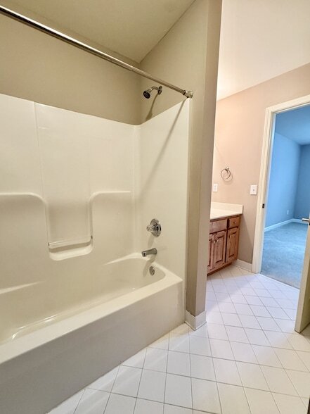 Building Photo - 1801 Brentwood Pointe