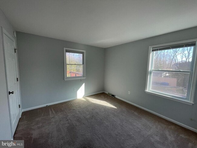 Building Photo - 21 Winard Cir