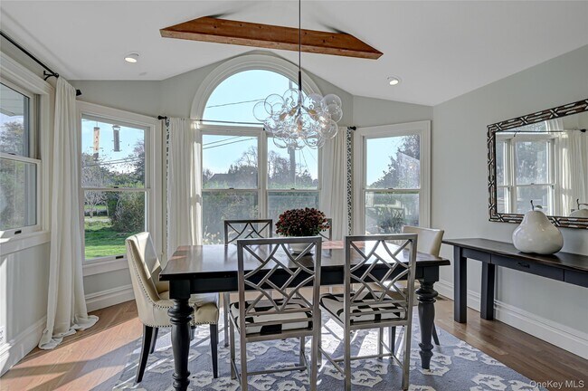 Building Photo - 31 B Club Ln