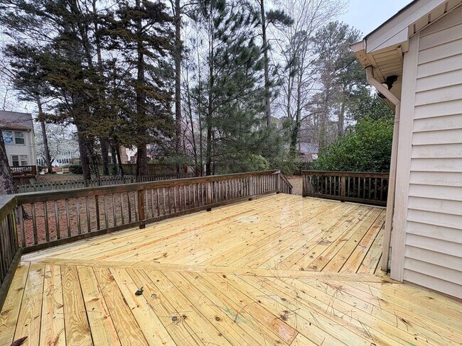 Building Photo - 3 BED / 2 BATH SINGLE FAMILY