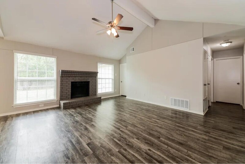 Building Photo - 621 Hanover Dr