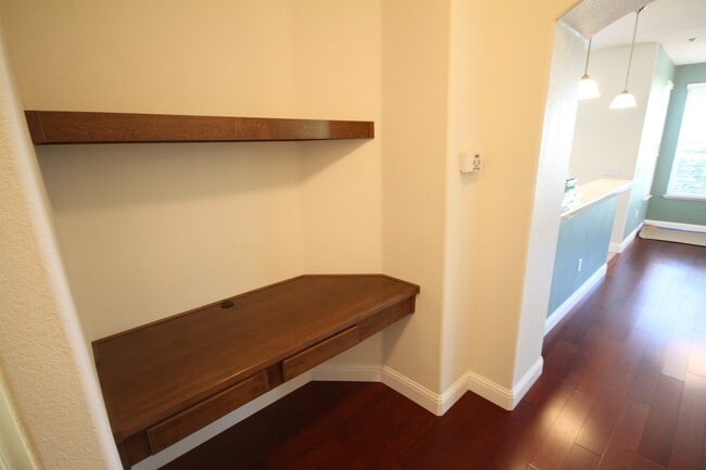 Building Photo - 3 Bed| 2 Bath | 1526 SF | Private 2 Car Garage | Condominium