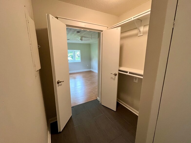 Master Closet - 2707 Granbrook Dr