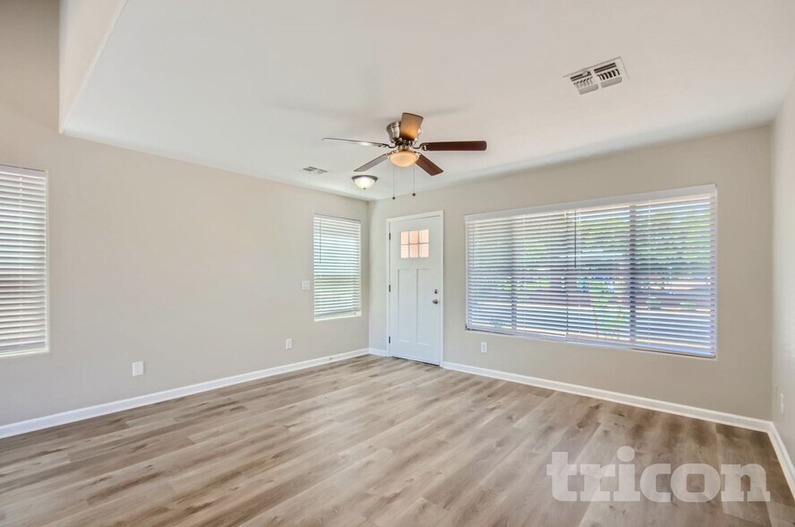 Building Photo - 13409 N 127th Dr