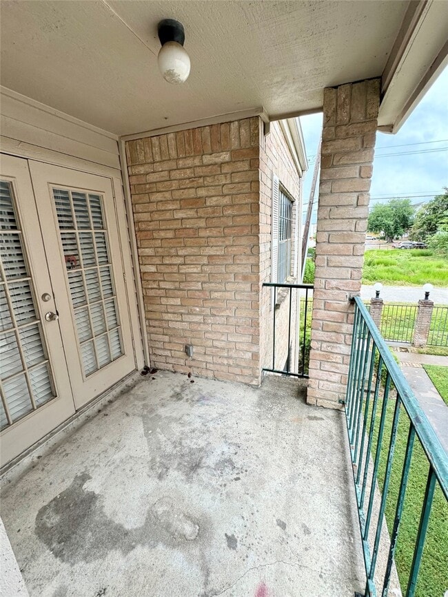 Building Photo - 14600 Fonmeadow Dr
