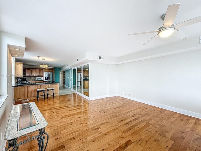 Building Photo - 401 N Riverside Dr