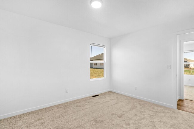 Building Photo - 804 S Lambert Cir