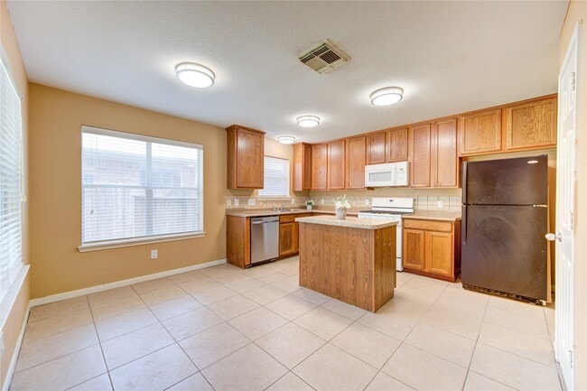 Building Photo - 5011 Moss Garden Ln