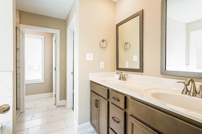 Building Photo - 394 Dugger Dr