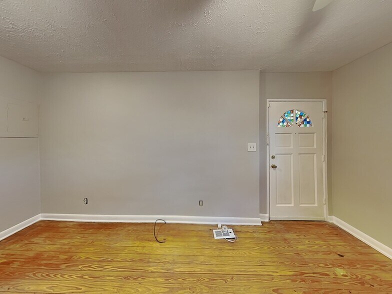 Building Photo - 1332 Eubanks Ave