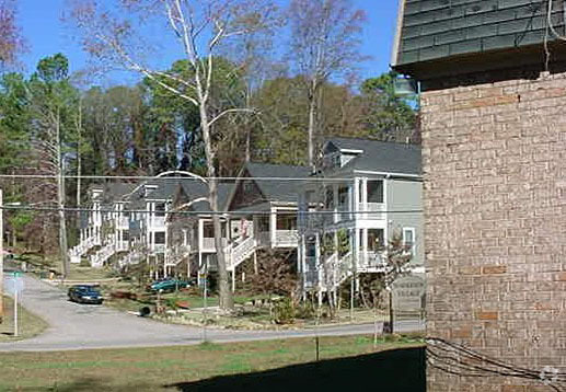 Building Photo - Golden Apartments