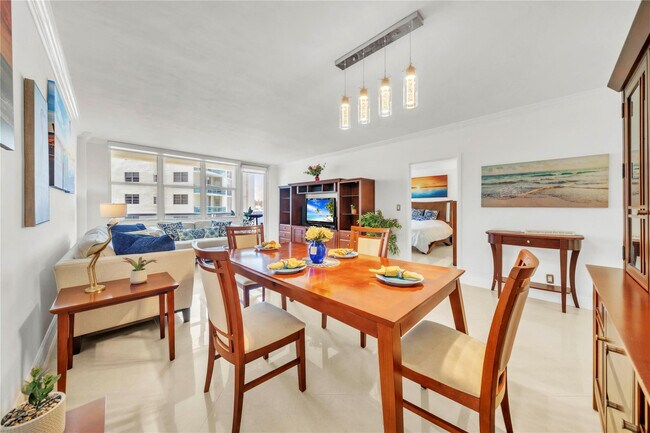 Building Photo - 3725 S Ocean Dr