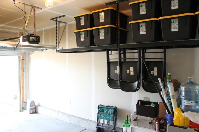 Building Photo - 1523 Stanford Ln