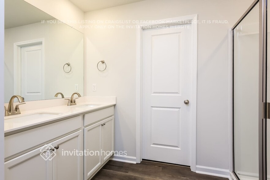 Building Photo - 211 White Flds Ave