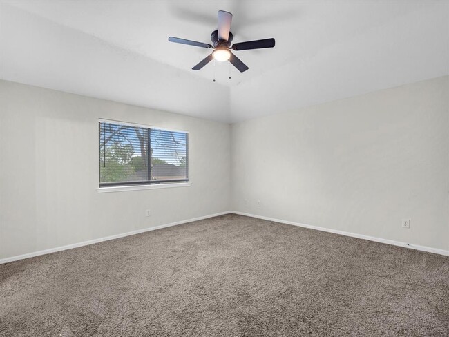 Building Photo - 5430 Evergreen Canyon Rd