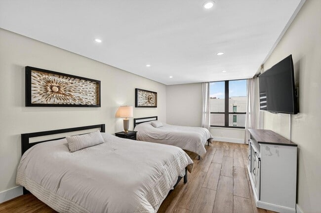 Building Photo - 3610 S Ocean Blvd