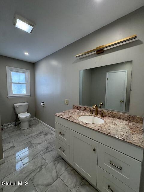 Building Photo - 10 Flicker Dr