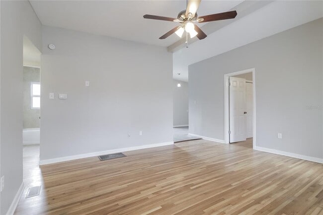 Building Photo - 3404 Paris Pl