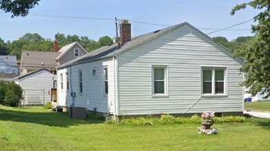 Building Photo - 1901 Ann St