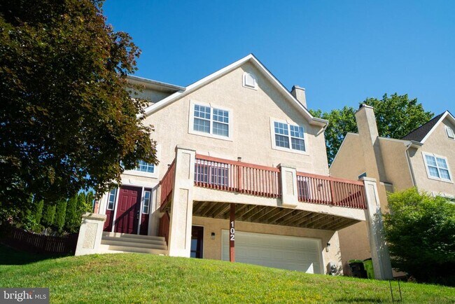 Building Photo - 102 Thomas Ln