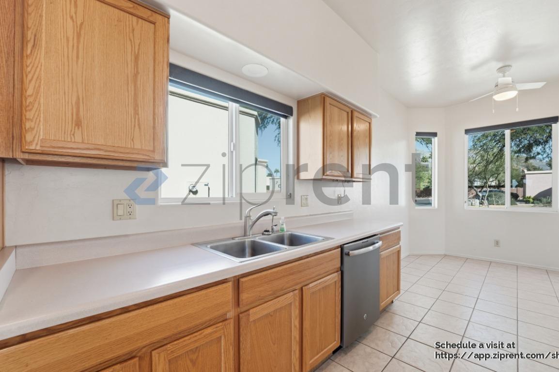 Building Photo - 8119 N Peppersauce Dr