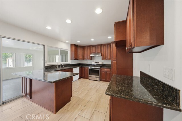 Building Photo - 17016 Leslie Ave