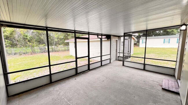 Building Photo - Modern Comfort Meets Prime Location – Spac...
