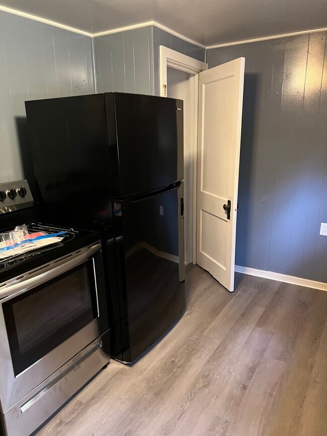 Building Photo - 2863 Licking Rd