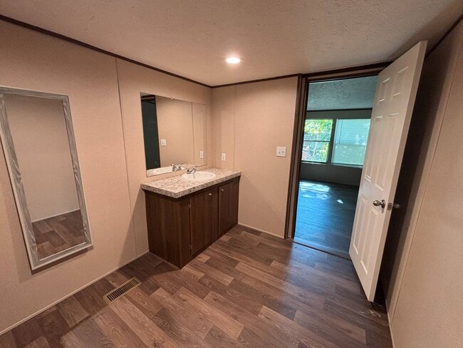 Building Photo - 11113 High Ridge Ct