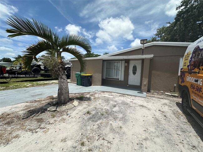 Primary Photo - 4041 SW 50th St