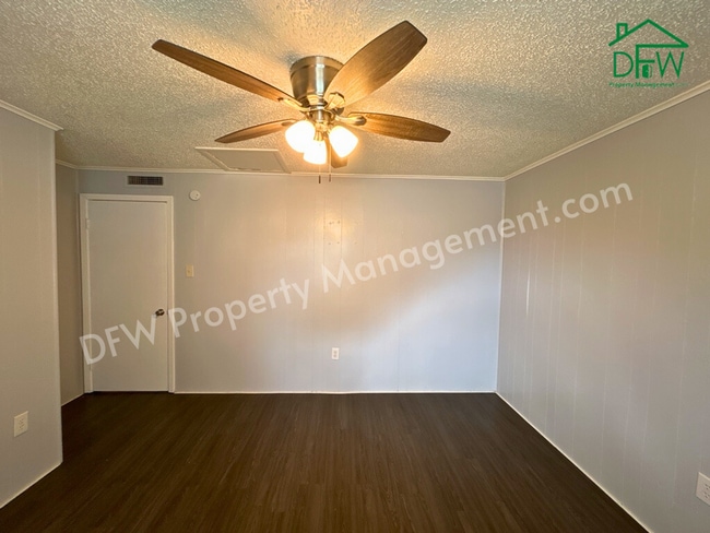 Building Photo - 1603 Voirin Rd