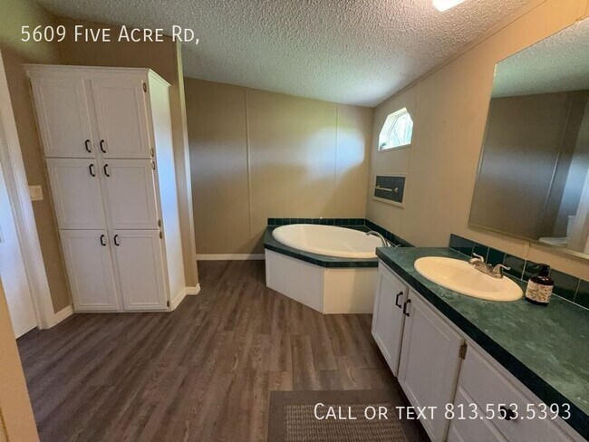Building Photo - 5609 Five Acre Rd