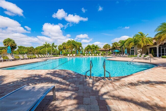 Building Photo - 4144 Greenway Dr