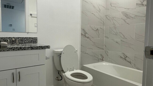 Building Photo - Fall in Love with This Beautiful 3-Bed Home