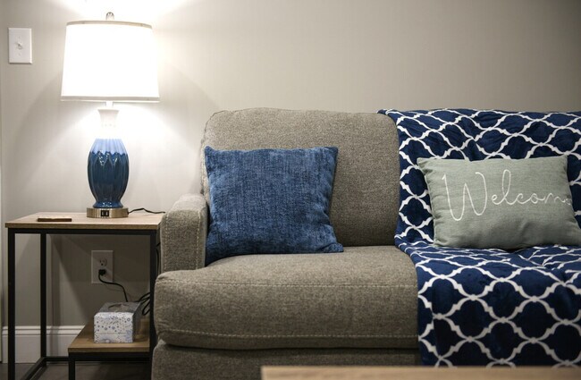 Building Photo - 153 Labelle St