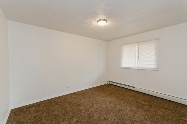 Bedroom - 7948 S Greenwood Ave