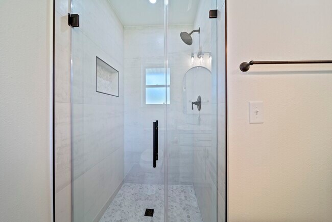 Building Photo - 3322 Gary Ln