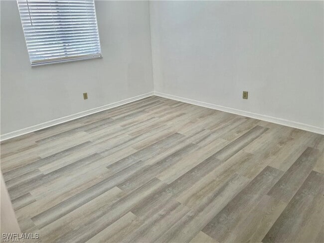 Building Photo - 27670 Hacienda E Blvd