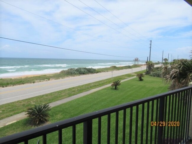 Building Photo - Beautiful 2 Bedroom Condo with Ocean Views!