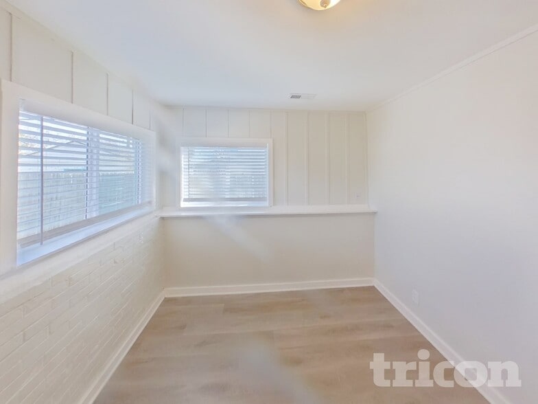 Building Photo - 1224 Norwood Ave