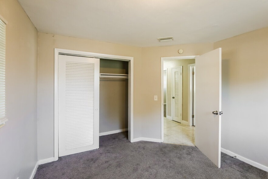 Building Photo - 2890 NW 20th St