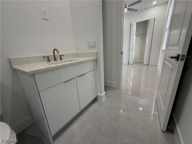 Building Photo - 207 W 15th St