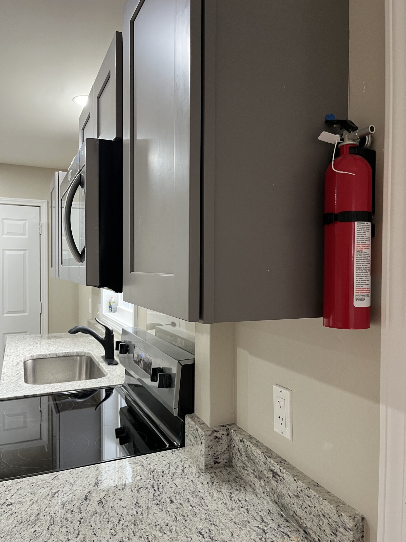 Fire extinguisher - 2741 Jones Ave